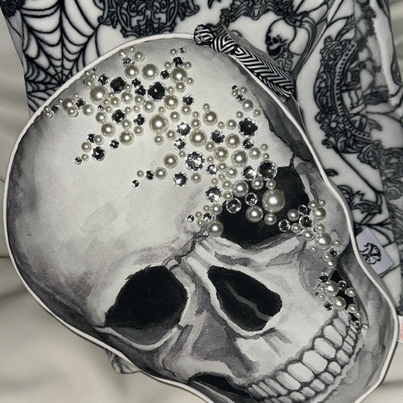 Halloween Blanket and Pillow Set - Picture 4 of 6